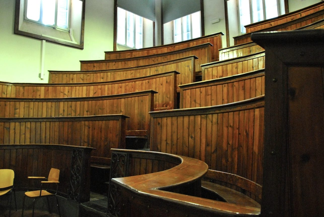 aula magna.JPG